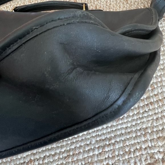 COACH VINTAGE | Unisex 1990s Vintage Coach Leather Messenger Bag - Picture 8 of 15